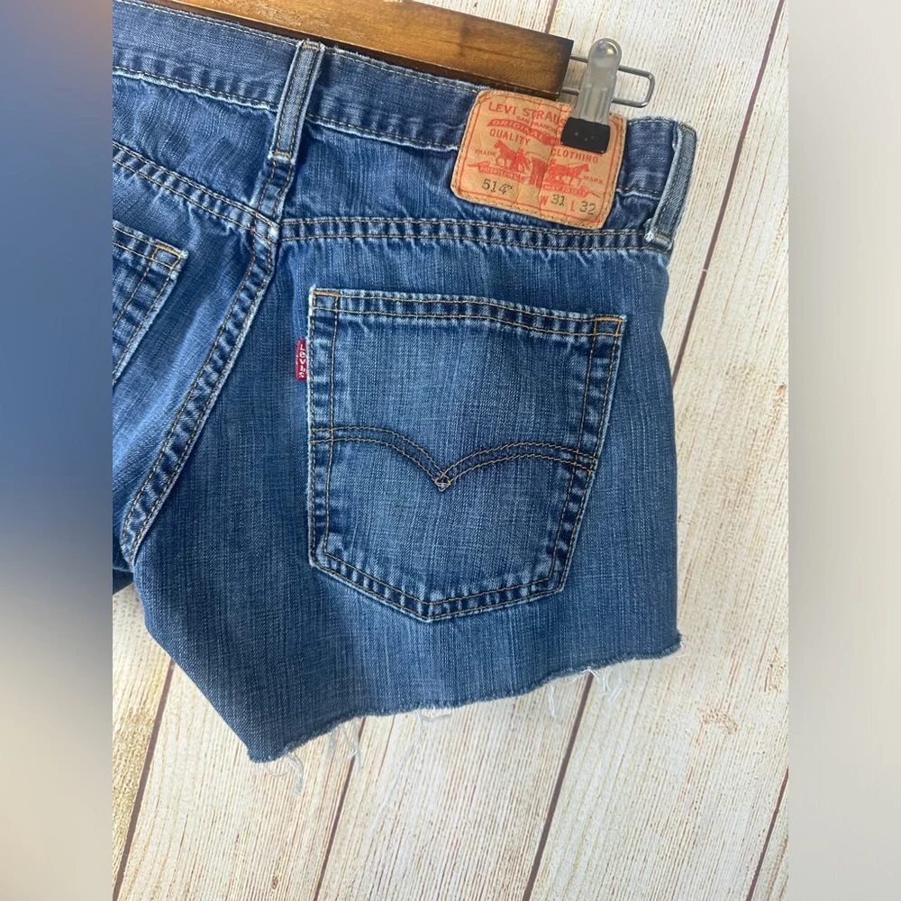 Levi Raw Hem Denim Cut Off Shorts
